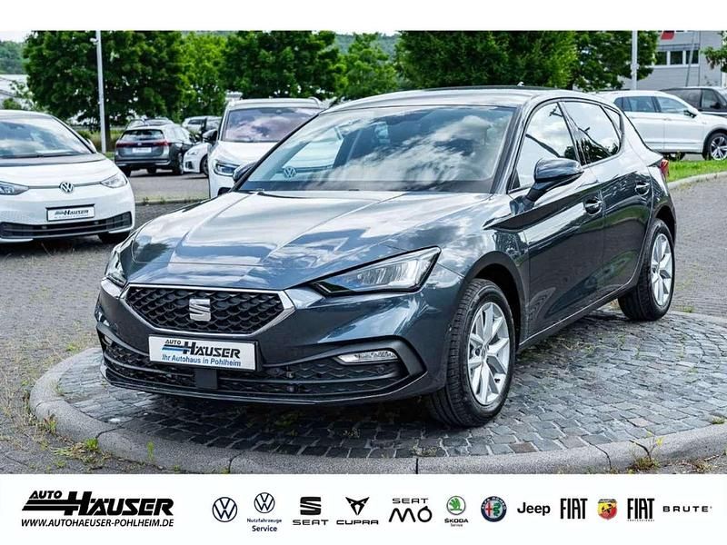 Grau Neu 2025 Seat Leon Limousine | 32.385 € (Fairer Preis) - Bild 1/4
