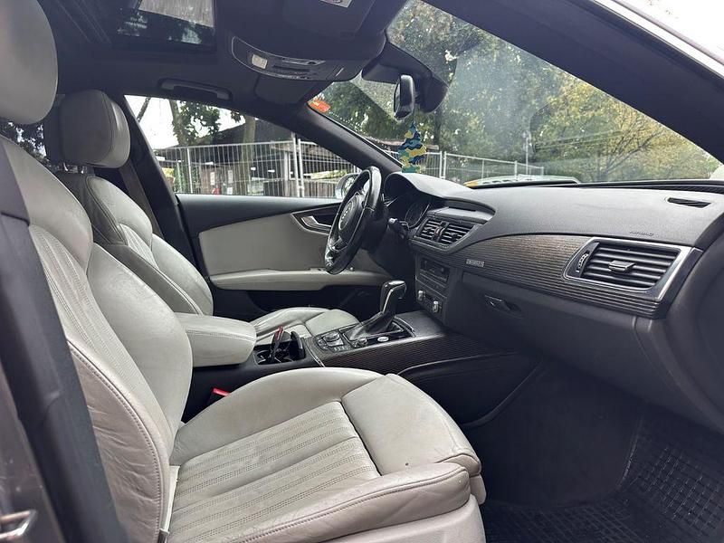 Grau Gebraucht 2014 Audi A7 Ambiente Kleinwagen | 17.800 € (Guter Preis) - Bild 1/4