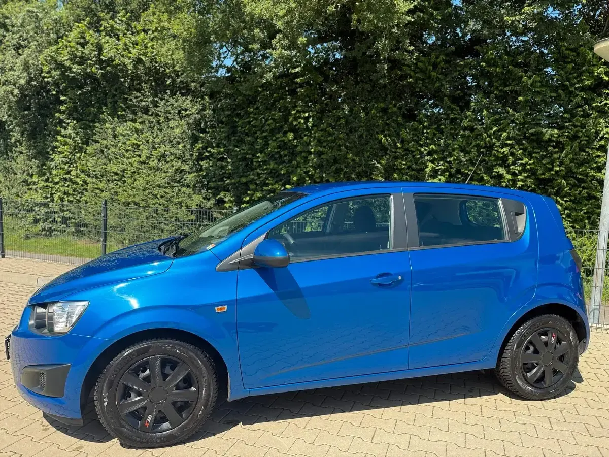 Gebraucht Chevrolet Aveo 85 PS (62 kW) 2012 Blau Kleinwagen