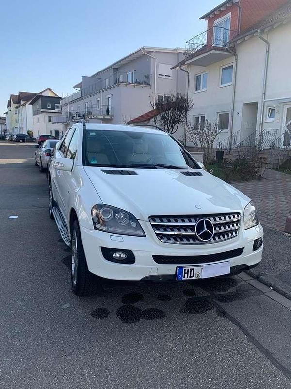 Gebraucht Mercedes ML320 224 PS (164 kW) 2008 Weiß SUV