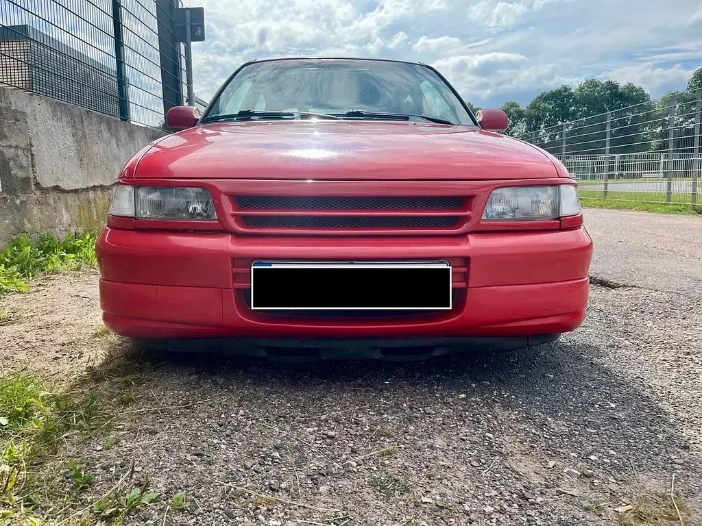 Gebraucht Opel Astra 150 PS (110 kW) 1995 Rot Limousine