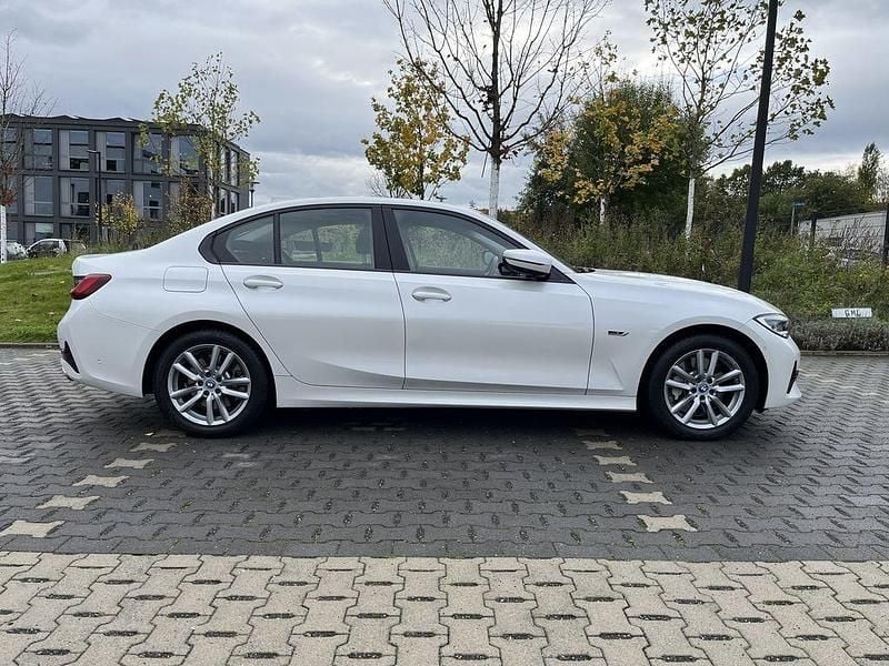 Gebraucht BMW 330e Advantage 184 PS (135 kW) 2021 Weiß Limousine