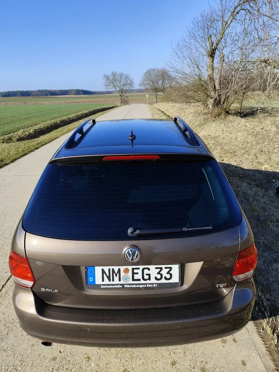 Gebraucht VW Golf VII Match 105 PS (77 kW) 2013 Braun Kombi