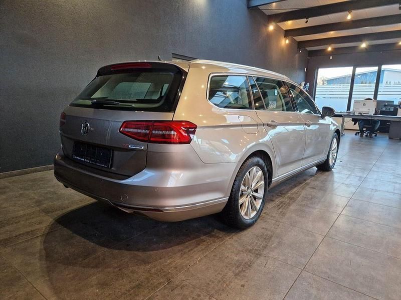 Gebraucht VW Passat Highline 179 PS (131 kW) 2016 Gold Kombi