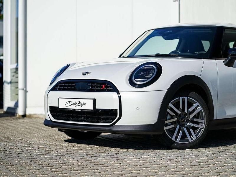Gebraucht Mini Cooper S Classic 204 PS (150 kW) 2025 Nanuq white Kleinwagen