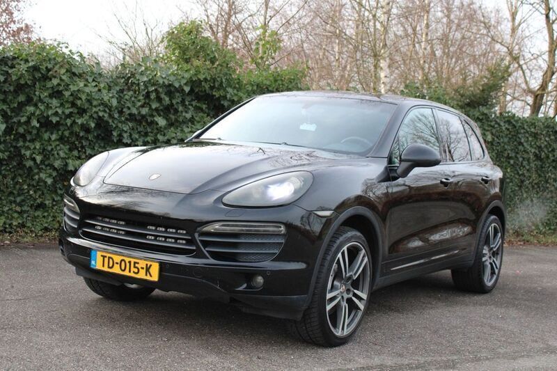 Gebraucht Porsche Cayenne 400 PS (294 kW) 2010 Schwarz SUV
