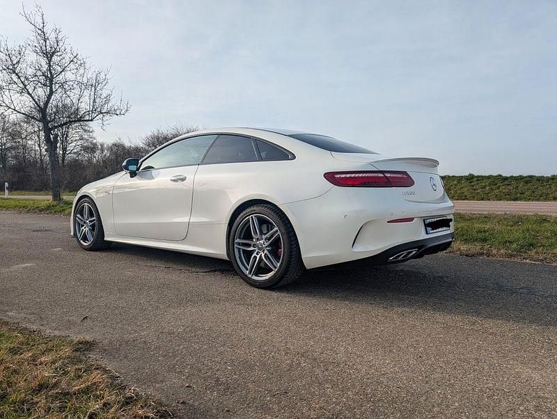 Gebraucht Mercedes E400 AMG 333 PS (244 kW) 2017 Weiß Coupé