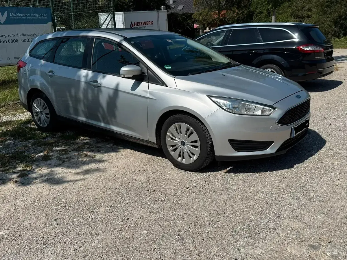 Gebraucht Ford Focus 100 PS (73 kW) 2015 Silber Kombi