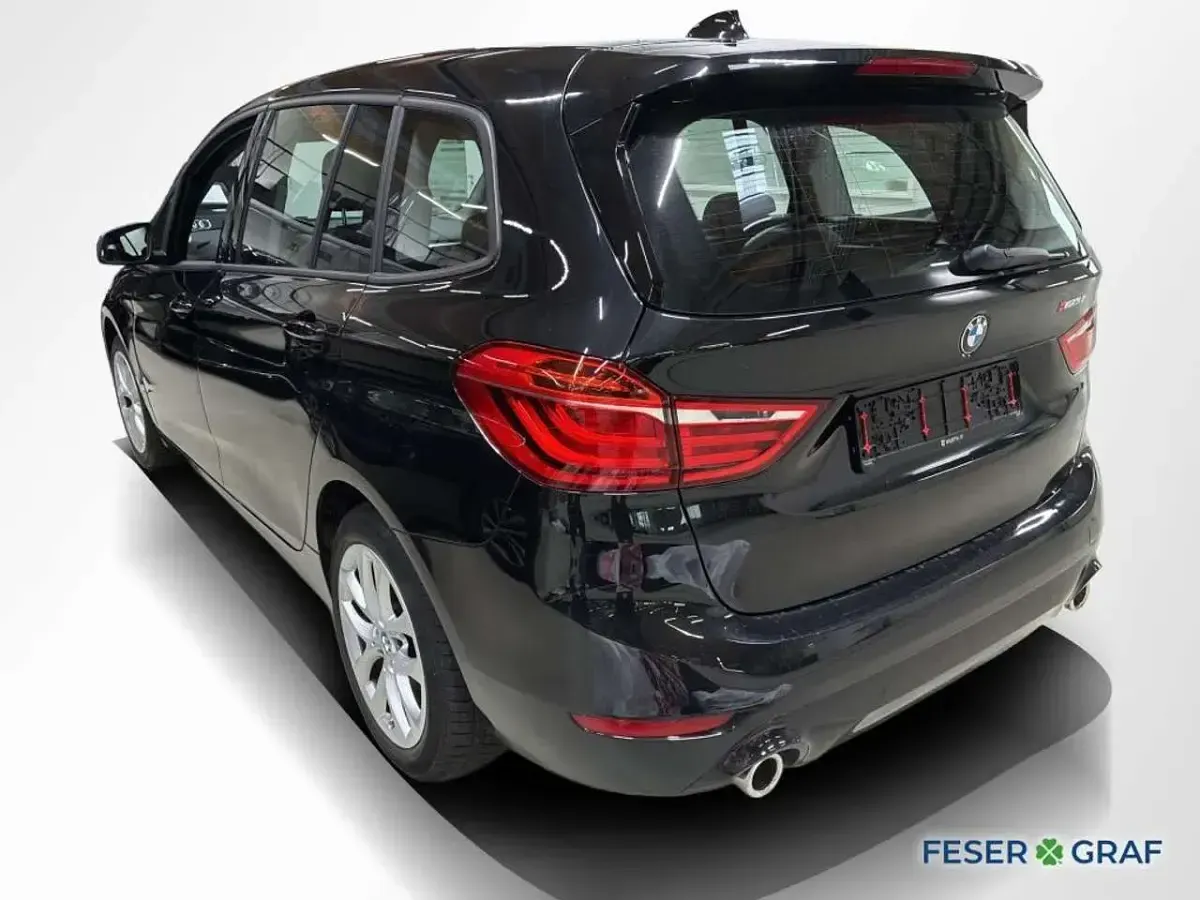 Używany BMW 220 Advantage 190 KM (139 kW) 2022 Czarny Minivan