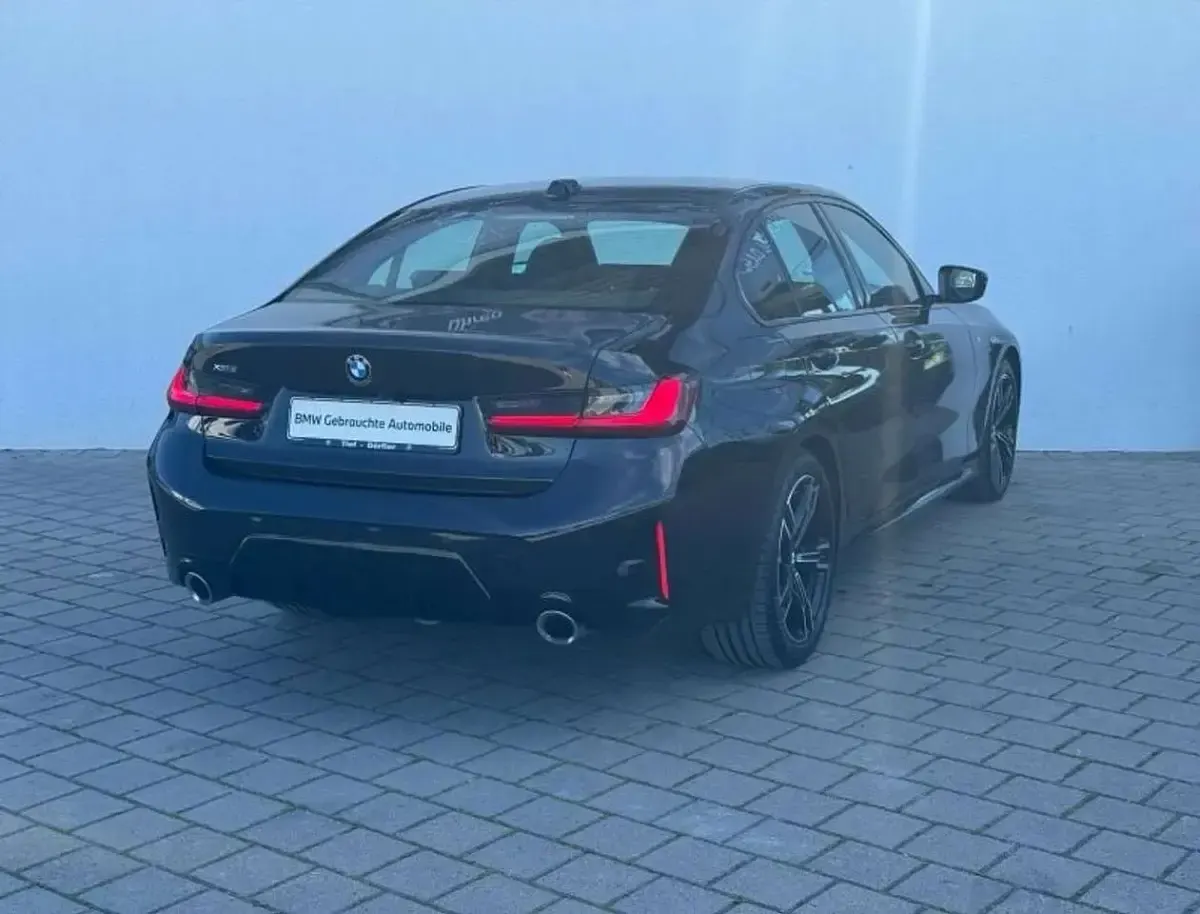 Gebraucht BMW 330 M Sport 286 PS (210 kW) 2023 Schwarz Limousine
