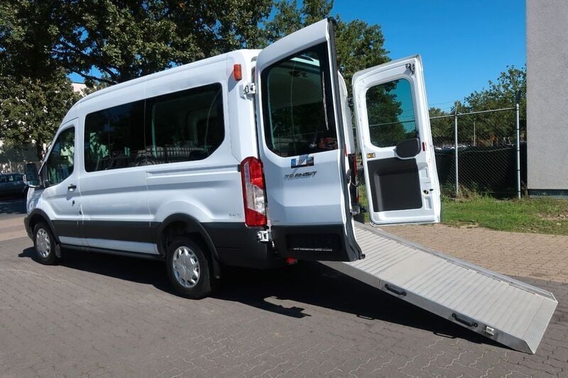 Gebraucht Ford Transit Trend 125 PS (91 kW) 2015 Frostweiß Kombi