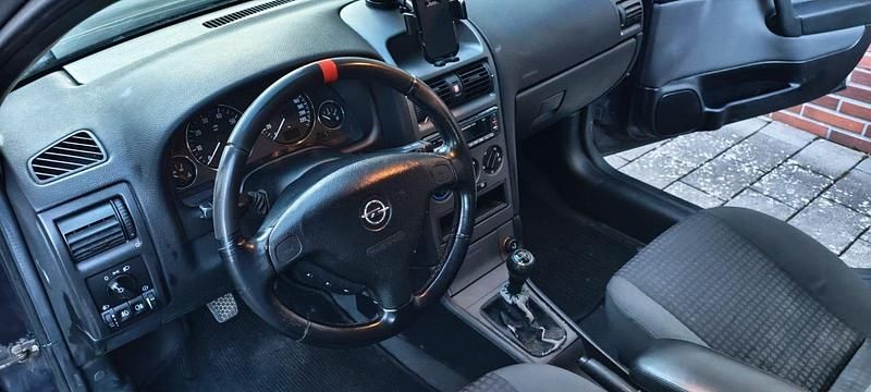 Gebraucht Opel Astra 84 PS (61 kW) 2003 Blau Kombi