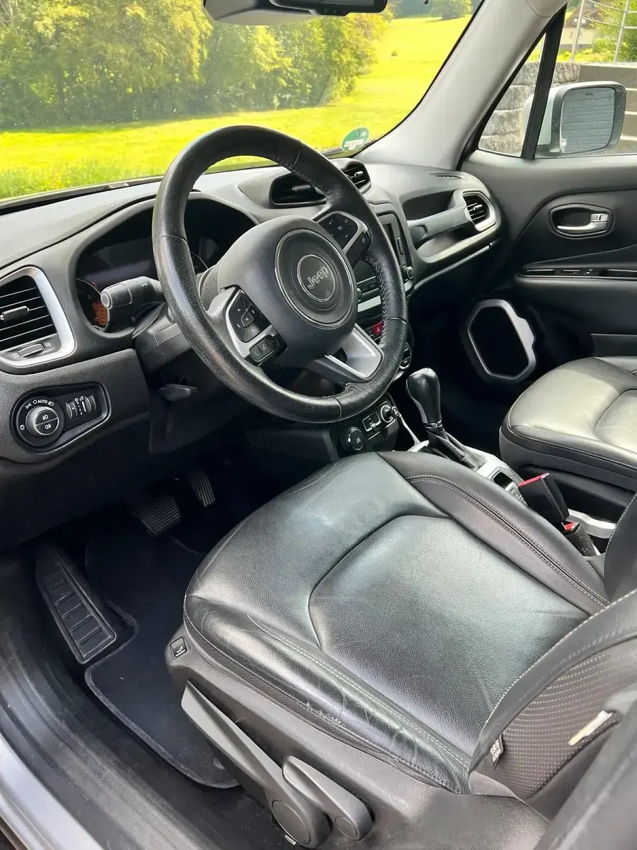 Gebraucht Jeep Renegade Limited 170 PS (125 kW) 2016 Silber SUV