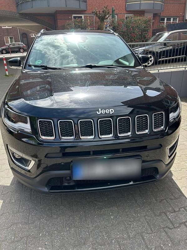 Second-hand Jeep Compass 190 CP (139 kW) 2018 Negru SUV