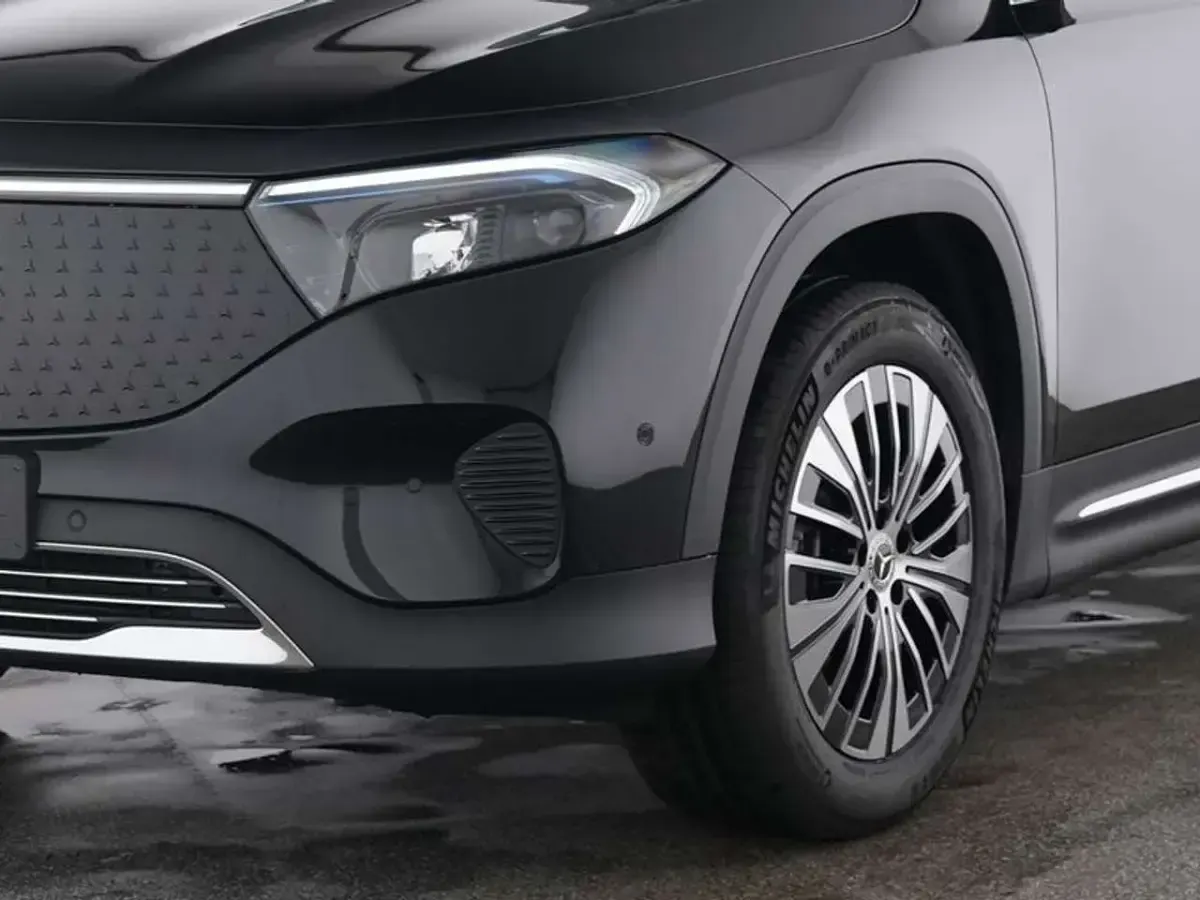 Gebraucht Mercedes EQB250+ Progressive 139 kW (190 PS) 2025 Schwarz SUV