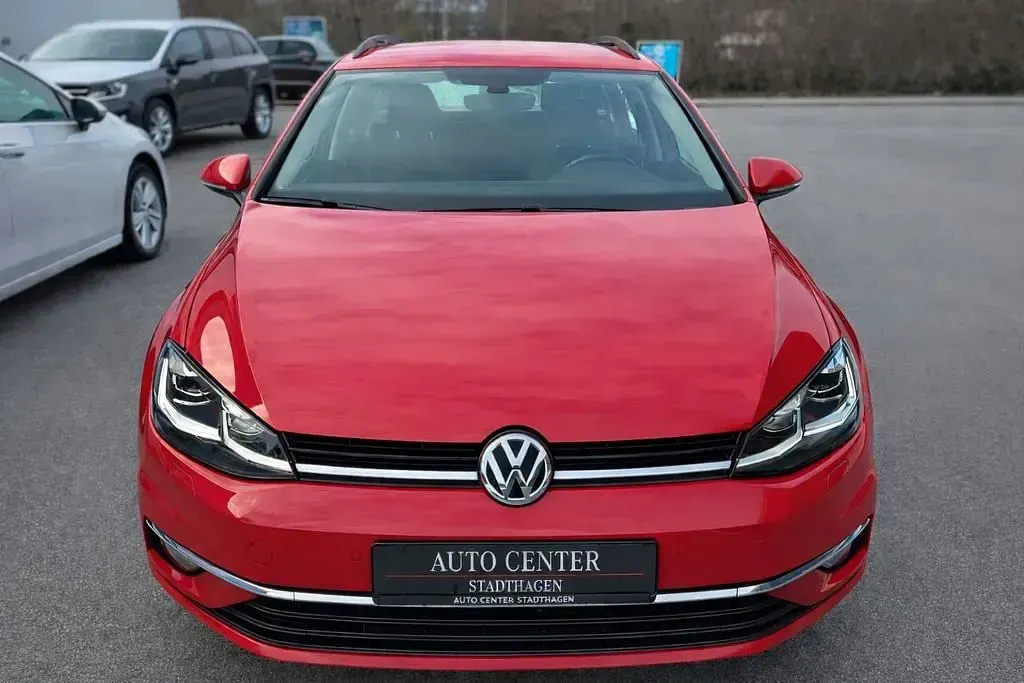 Gebraucht VW Golf VII Comfortline 116 PS (85 kW) 2018 Rot Kombi
