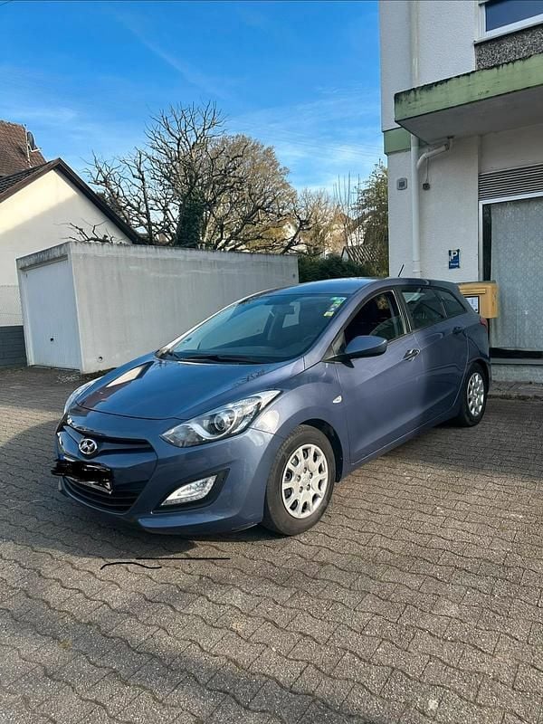 Gebraucht Hyundai i30 110 PS (80 kW) 2014 Blau Kombi