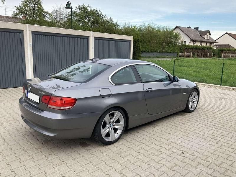 Gebraucht BMW 325 218 PS (160 kW) 2006 Silber Coupé