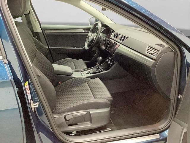 Gebraucht Skoda Superb Ambition 218 PS (160 kW) 2022 Lavablau metallic Kombi