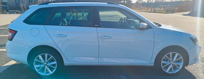 Gebraucht Skoda Fabia Joy 75 PS (55 kW) 2016 Weiß Kombi