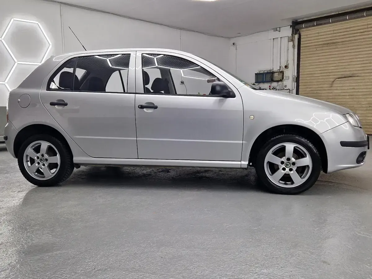 Gebraucht Skoda Fabia Classic 60 PS (44 kW) 2005 Silber Kleinwagen