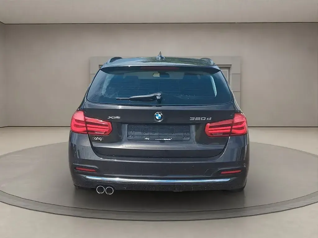Gebraucht BMW 320 Luxury Line 190 PS (139 kW) 2016 Schwarz Limousine
