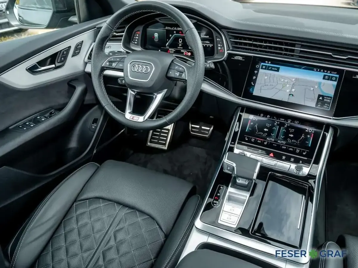 Gebraucht Audi Q8 Ambiente 286 PS (210 kW) 2025 Daytonagrau perleffekt SUV