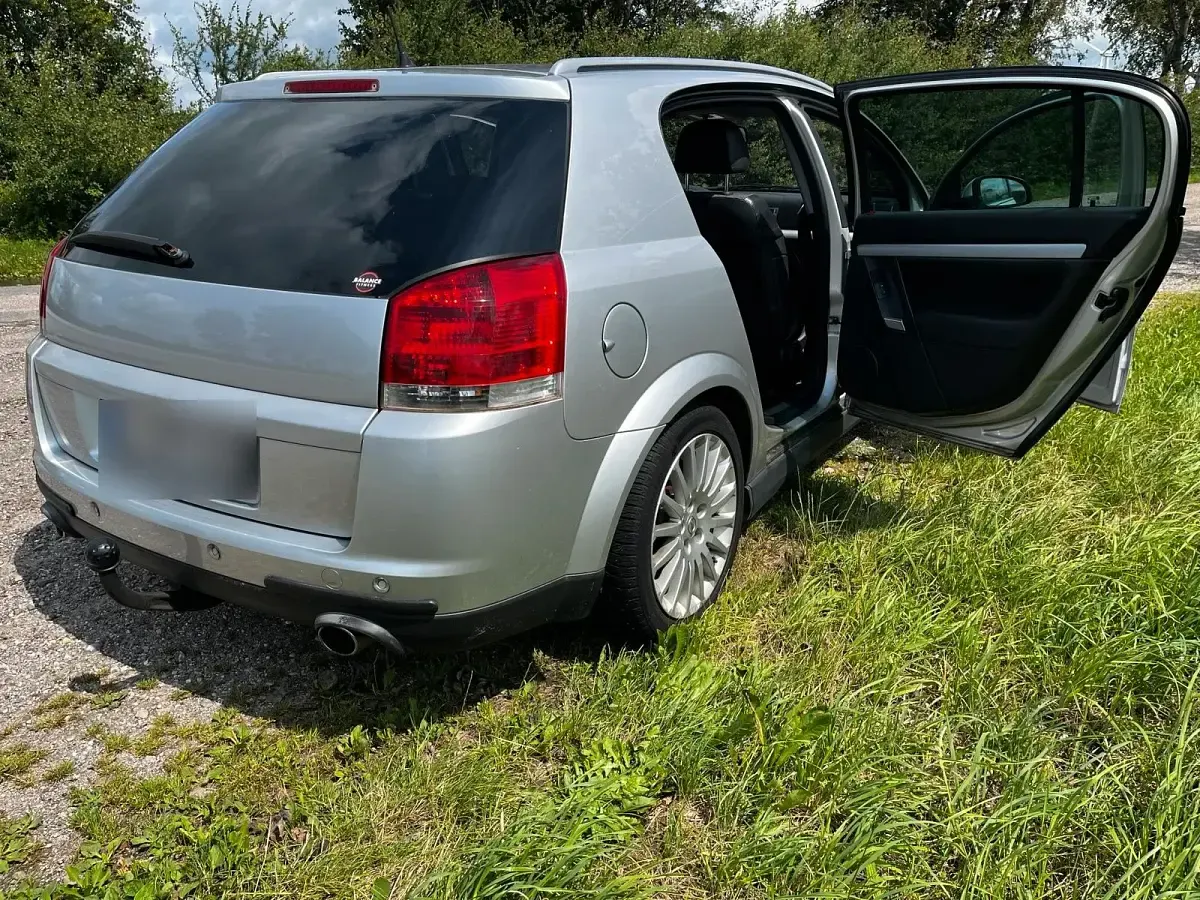 Gebraucht Opel Signum 211 PS (155 kW) 2004 Silber Kleinwagen