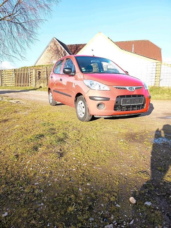 Gebraucht Hyundai i10 77 PS (56 kW) 2008 Rot Kleinwagen
