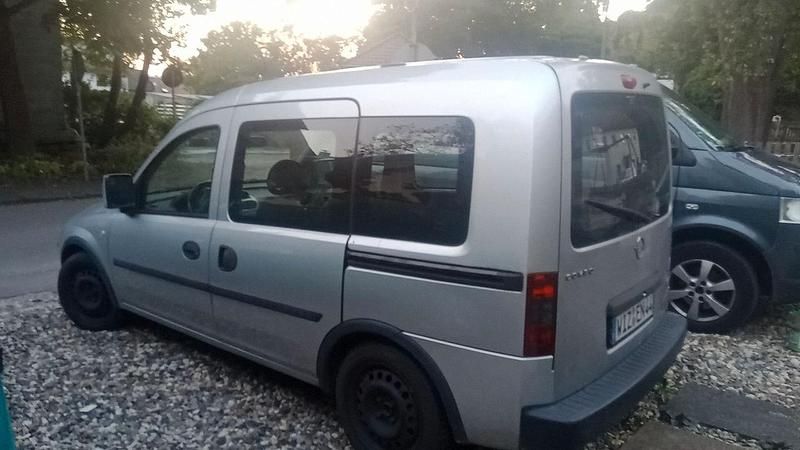 Second-hand Opel Combo 92 CP (67 kW) 2005 Argintiu Monovolum