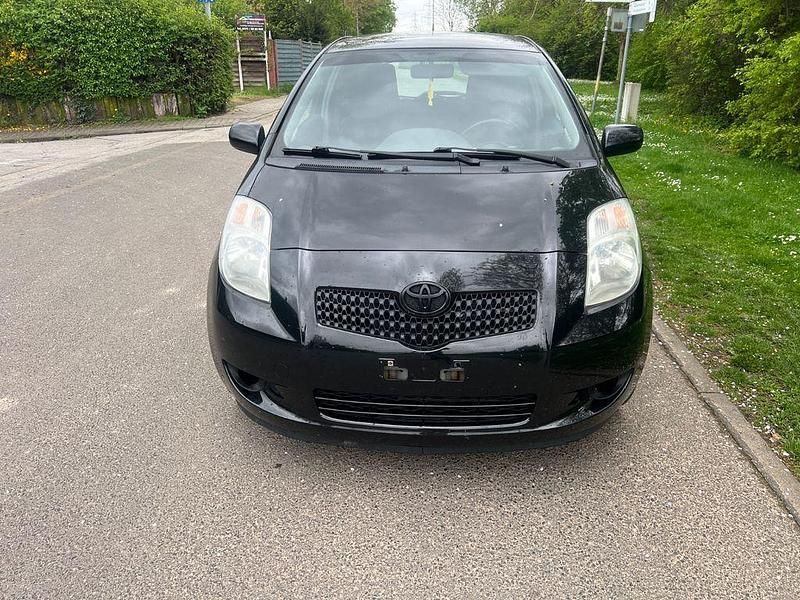 Schwarz Gebraucht 2007 Toyota Yaris Cool Limousine | 1.200 € (Superpreis) - Bild 1/4