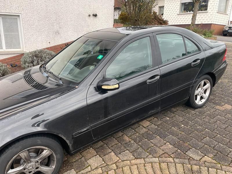 Gebraucht Mercedes C180 131 PS (96 kW) 2001 Schwarz Limousine