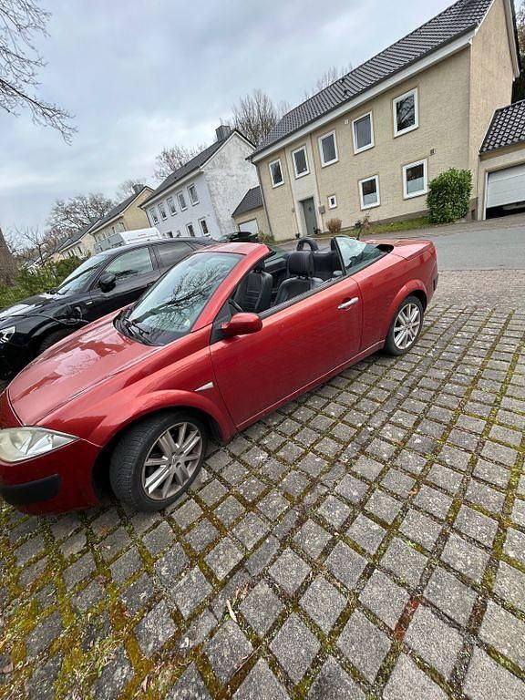 Gebraucht Renault Mégane Cabriolet Authentique 113 PS (83 kW) 2004 Rot Cabrio