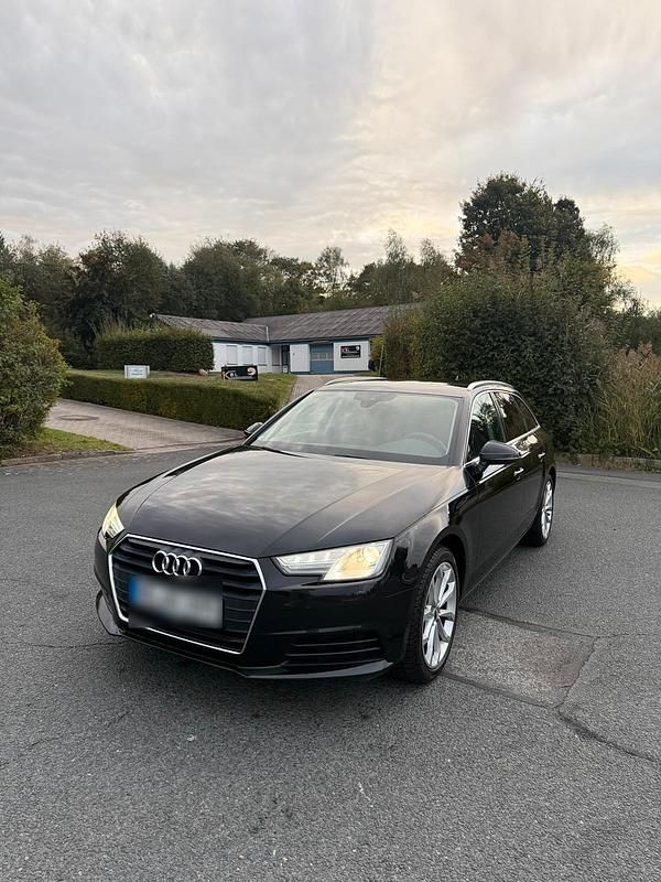 Gebraucht Audi A4 150 PS (110 kW) 2016 Schwarz Kombi