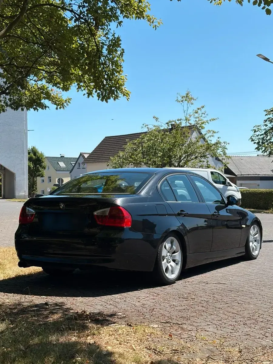 Gebraucht BMW 325 218 PS (160 kW) 2007 Schwarz Limousine