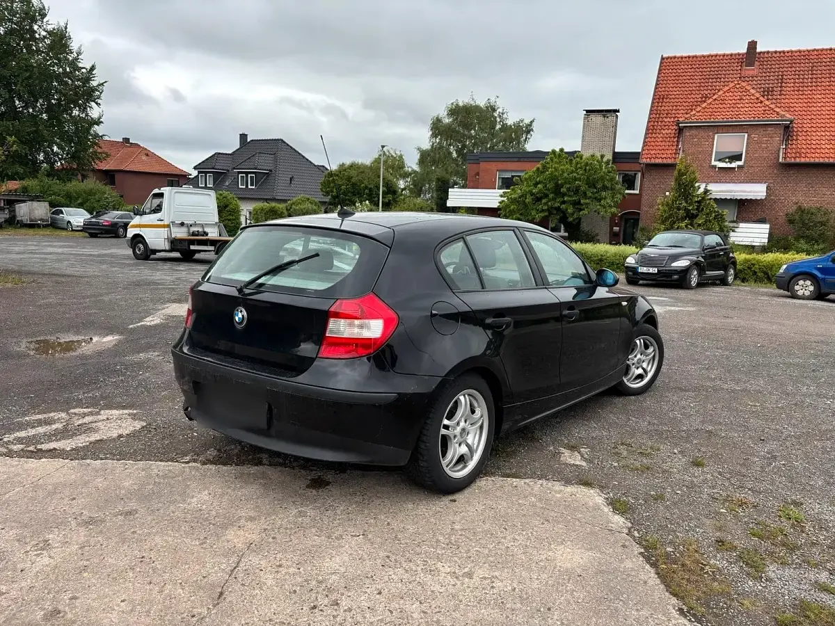 Gebraucht BMW 116 Basis 116 PS (85 kW) 2004 Schwarz Kleinwagen