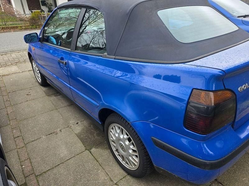 Gebraucht VW Golf Cabriolet 90 PS (66 kW) 1999 Blau Cabrio