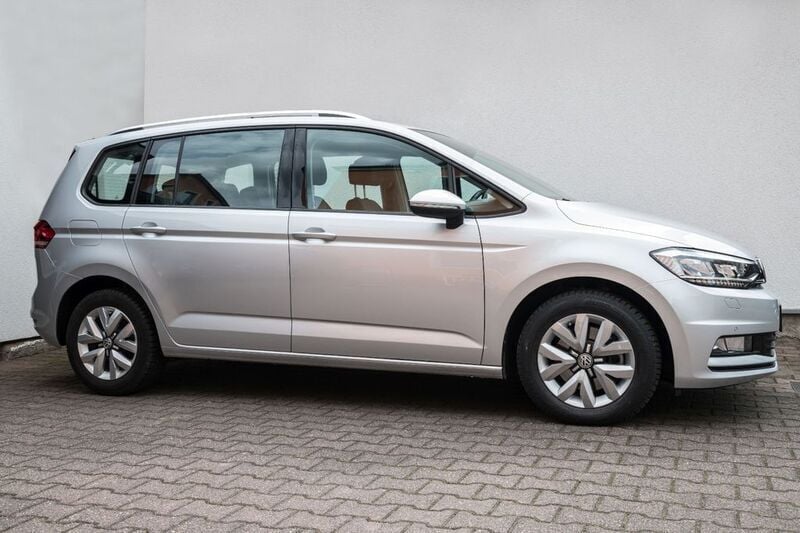Gebraucht VW Touran 116 PS (85 kW) 2017 Silber Van / Kleinbus