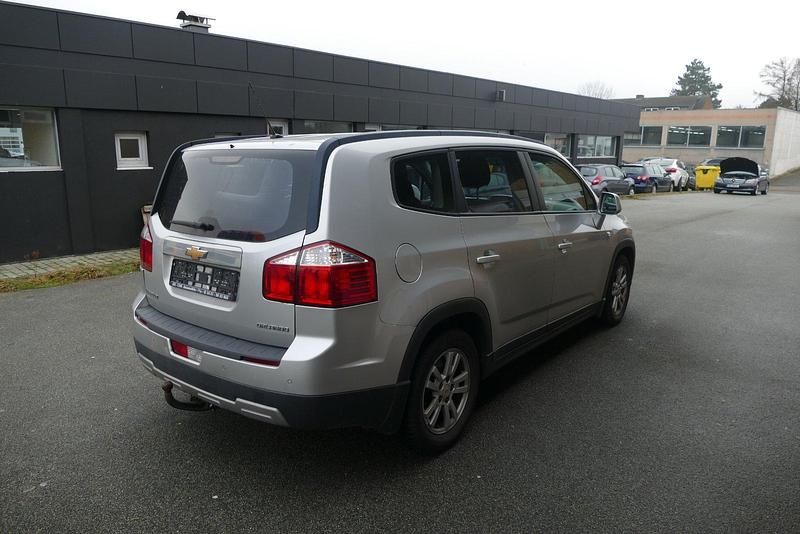 Gebraucht Chevrolet Orlando 163 PS (119 kW) 2012 Silber Van / Kleinbus