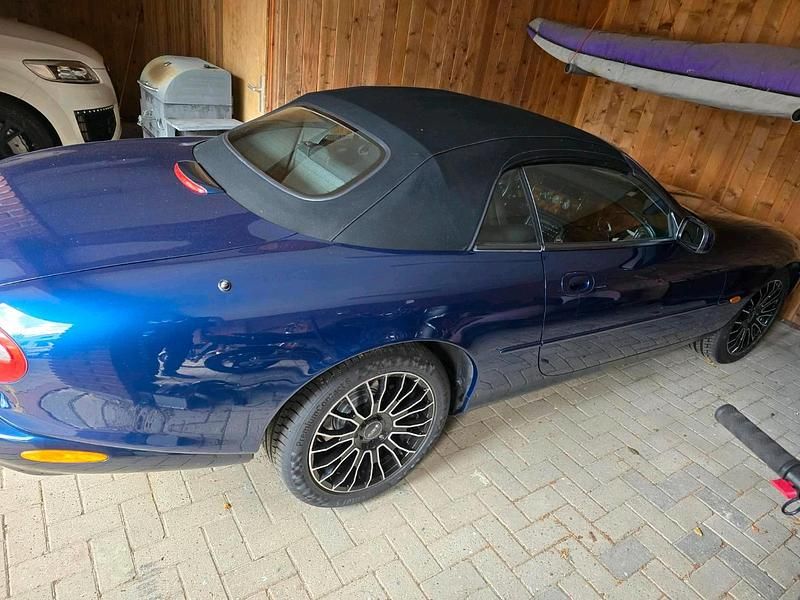Gebraucht Jaguar XK8 209 PS (153 kW) 1998 Blau Cabrio