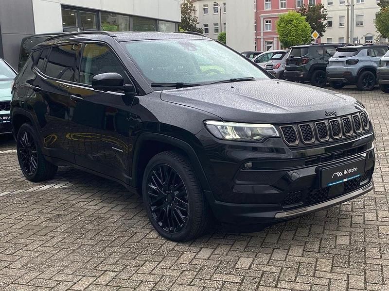 Gebraucht Jeep Compass Limited 190 PS (139 kW) 2023 Black clear coat SUV