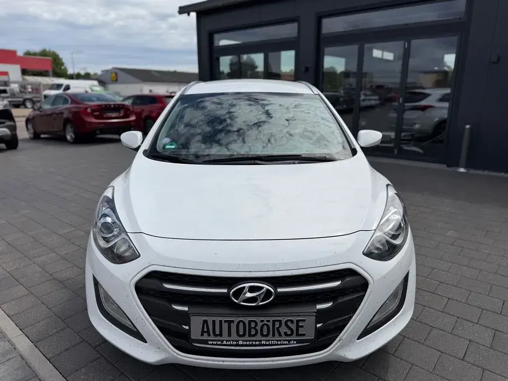 Gebraucht Hyundai i30 YES! 135 PS (99 kW) 2016 Polar white Kombi