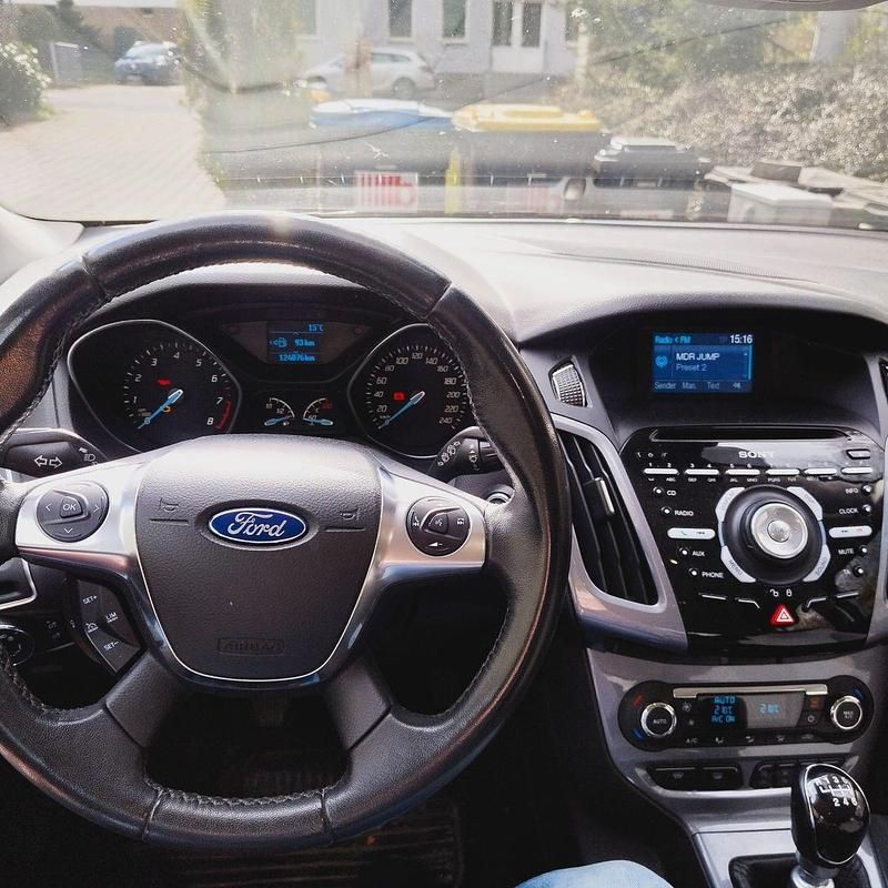 Gebraucht Ford Focus Titanium 182 PS (133 kW) 2013 Grau Kombi