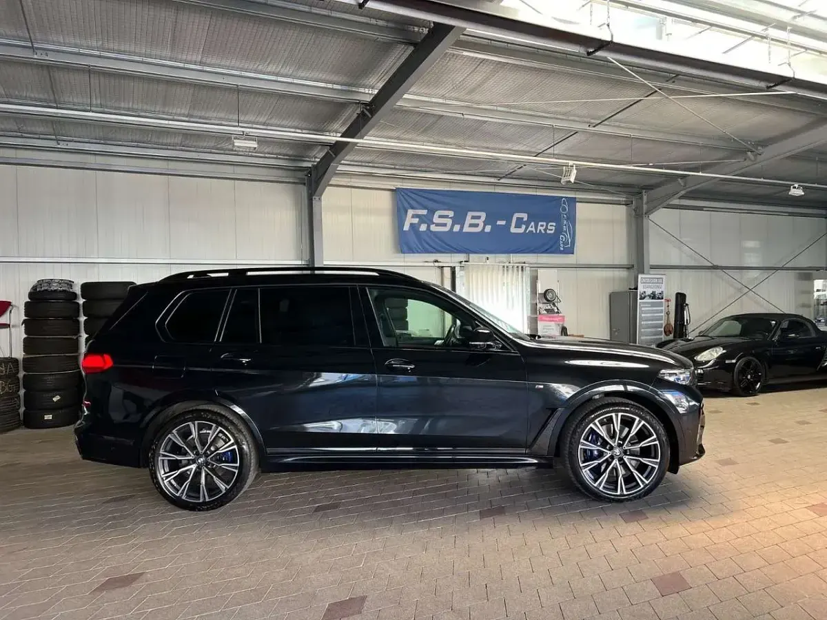 Gebraucht BMW X7 M Sport 400 PS (294 kW) 2021 Schwarz SUV
