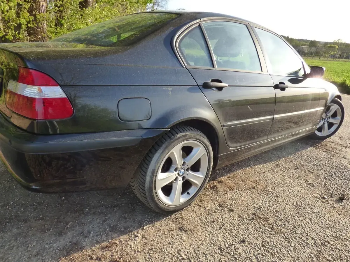 Gebraucht BMW 318 143 PS (105 kW) 2003 Schwarz Limousine