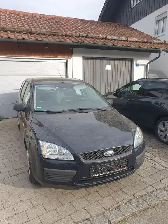 Gebraucht Ford Focus 116 PS (85 kW) 2006 Blau Limousine