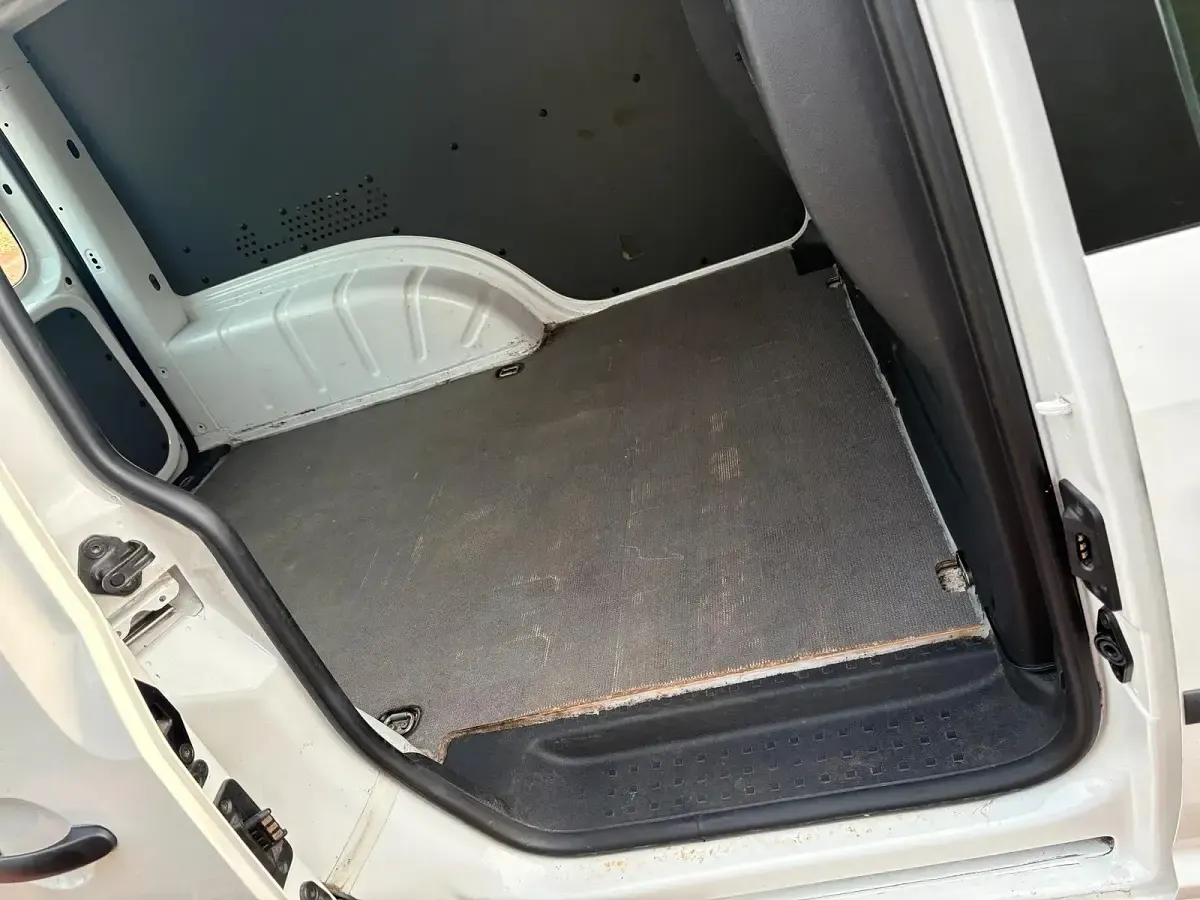 Gebraucht VW Caddy 75 PS (55 kW) 2020 Weiß Van / Kleinbus
