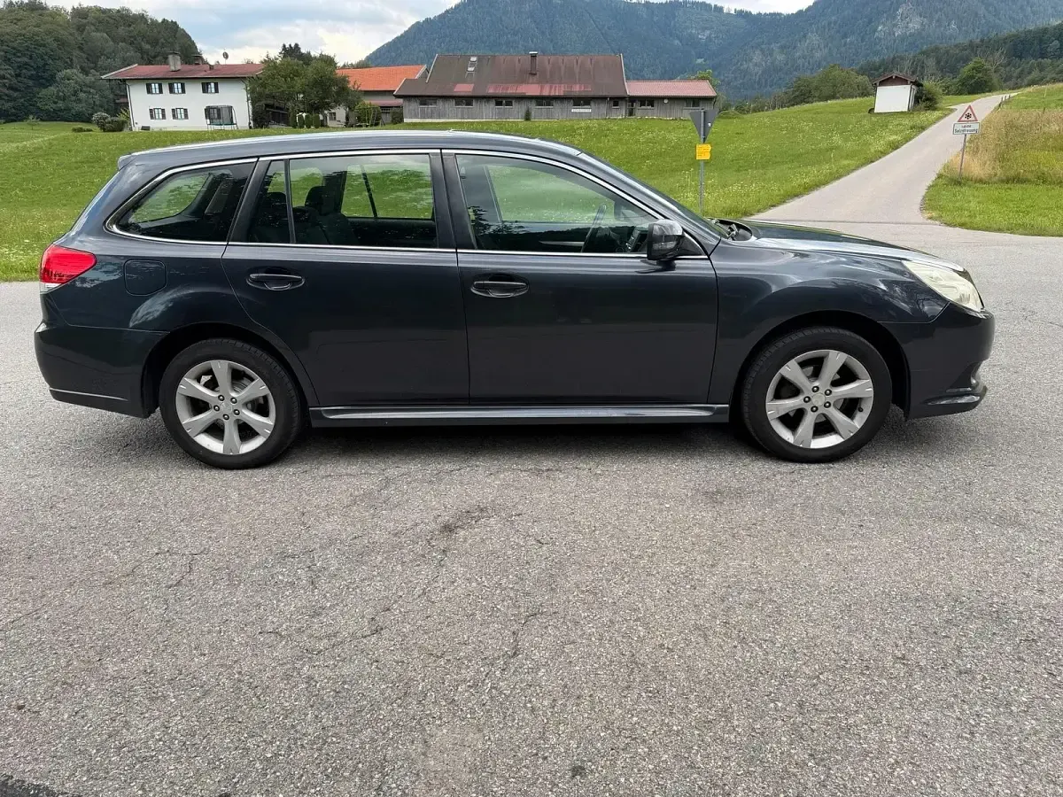 Gebraucht Subaru Legacy 150 PS (110 kW) 2009 Grau Kombi