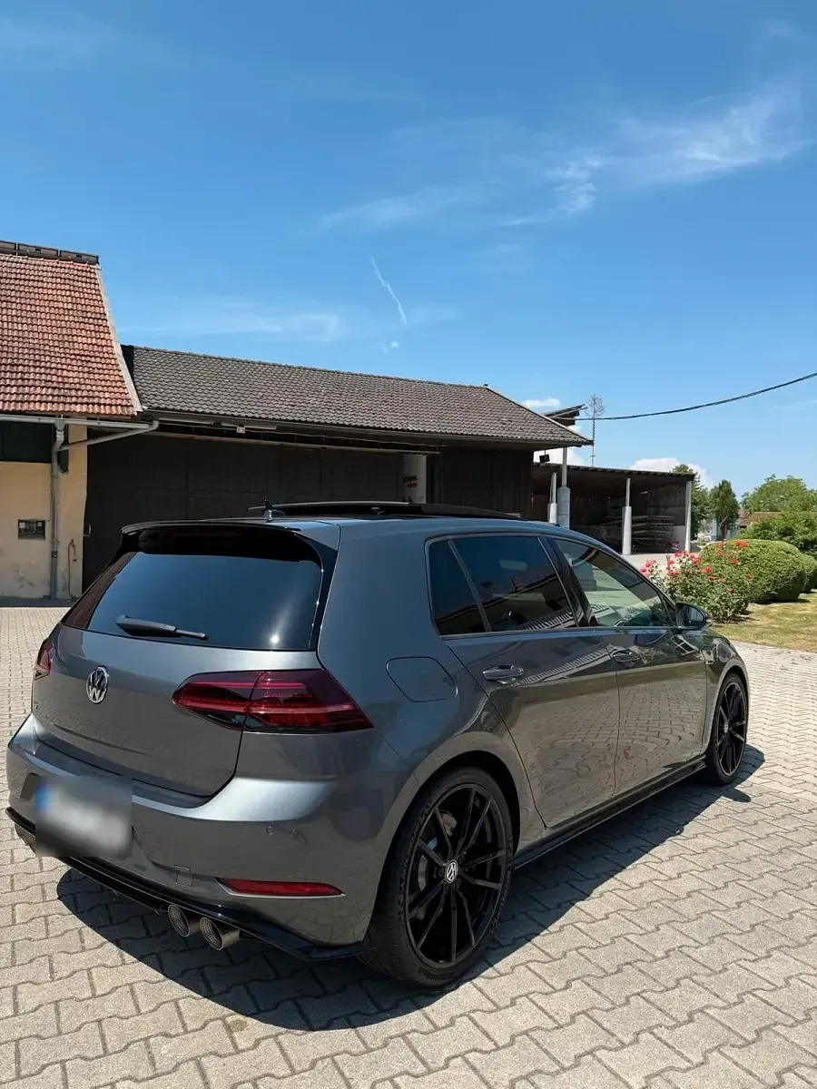 Gebraucht VW Golf VII R 301 PS (221 kW) 2020 Grau Kleinwagen