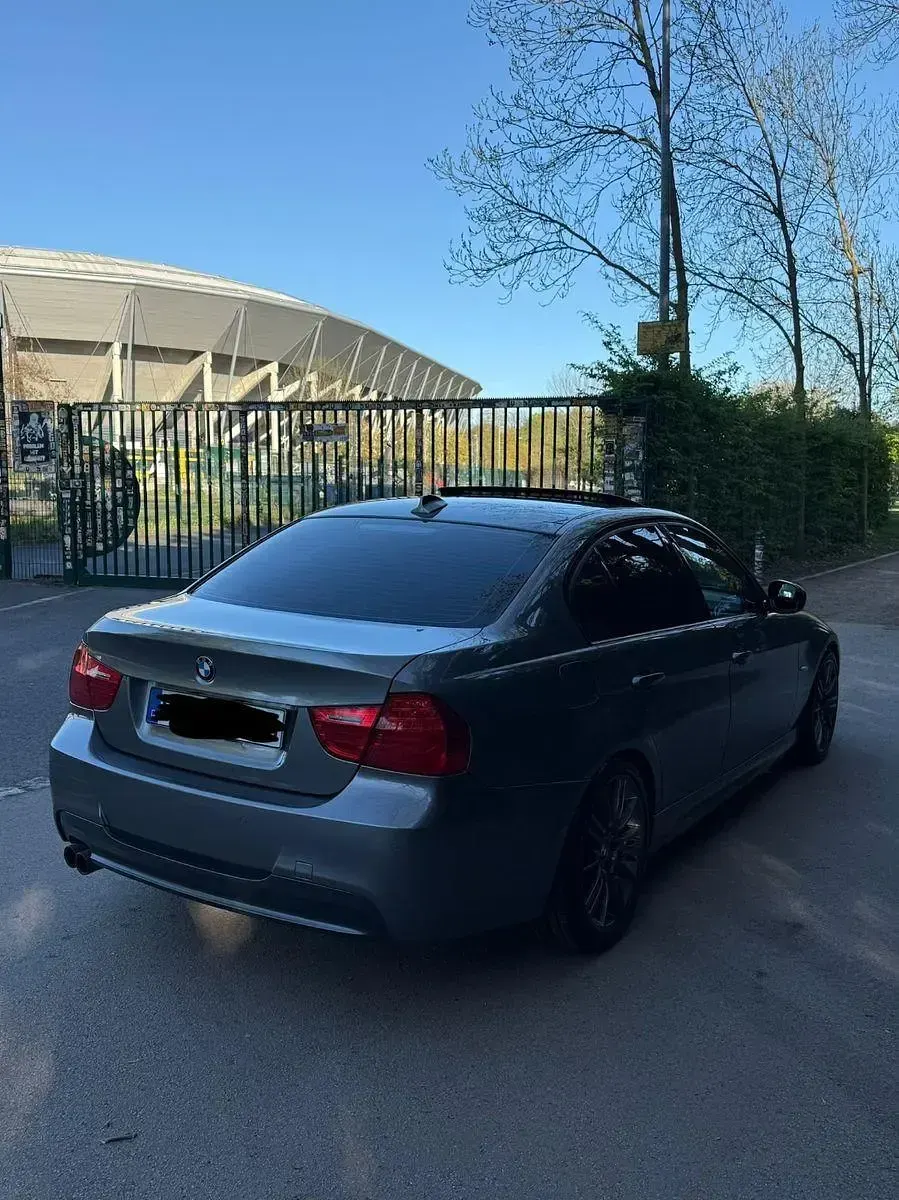 Gebraucht BMW 325 M Sport 218 PS (160 kW) 2010 Grau Limousine